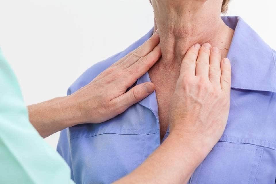 أقنعة الغدة الدرقيّة... كيف تختبئ أمراضها خلف أعراض غير متوقعة؟
