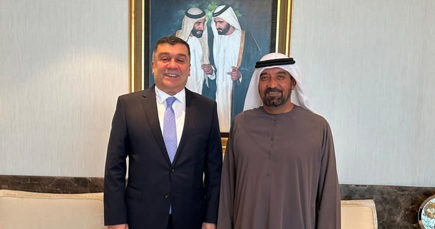 رئيس طيران الإمارات بحث مع الحوت
في تعزيز التعاون المشترك بين الناقلتين