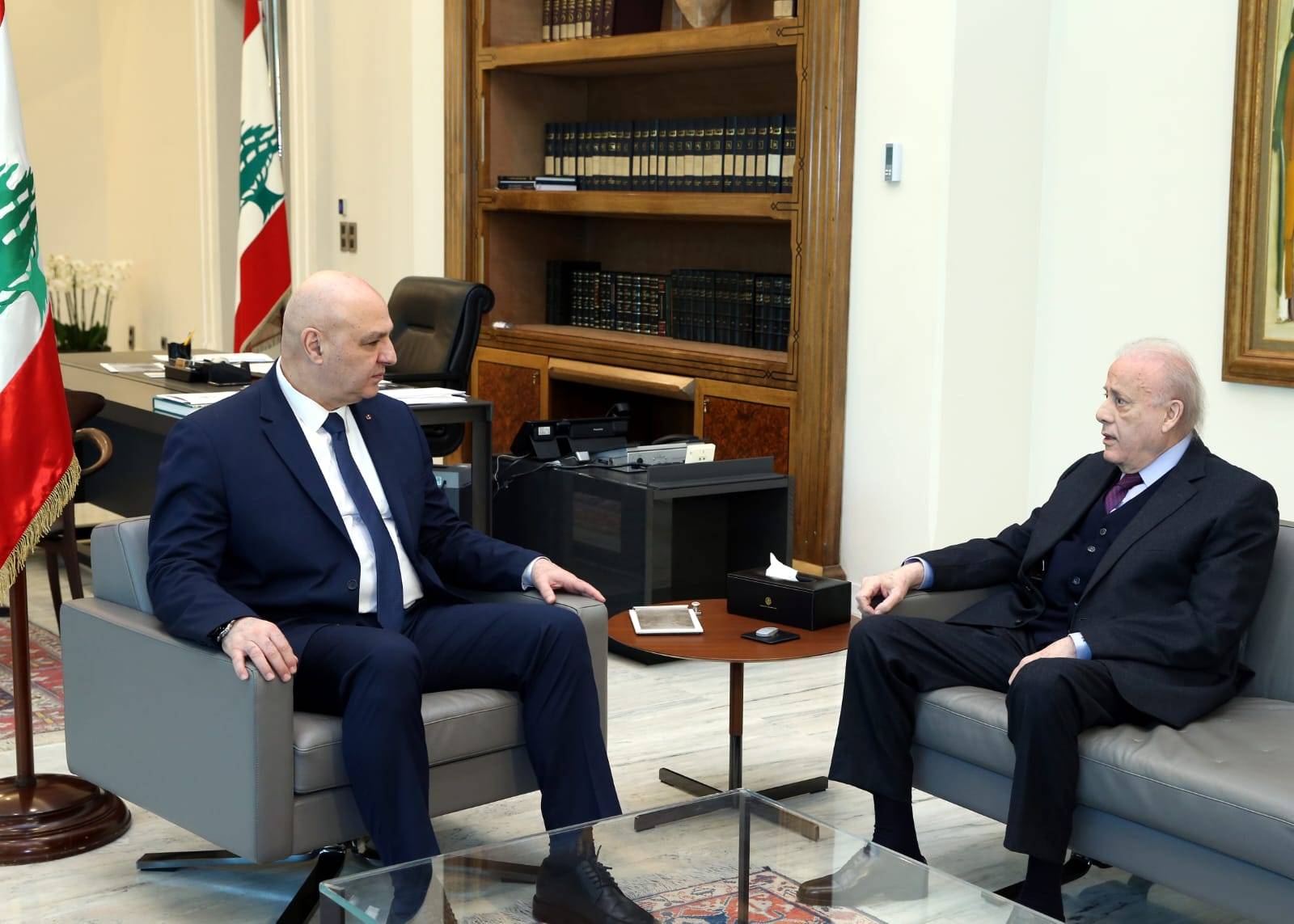 عون: الجميع لا يريد الحرب بل يريد الدولة... ولعدم استقواء أحد بالخارج
حبيس: نؤكد جهوزيّة الدول التي يمثّلها القناصل الفخريّون في مسيرة النهوض