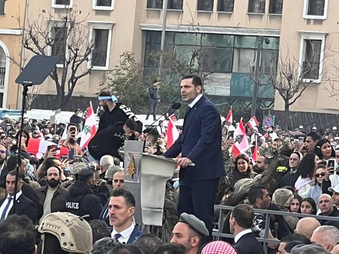 بعد زيارة بهية حزب الله يلتقي سعد الحريري ويدعوه الى تشييع 