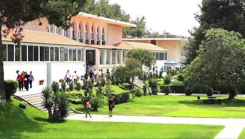 جامعة رفيق الحريري (RHU) تقدّم 20 منحة أكاديمية للطلاب
