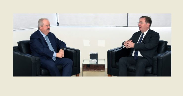 السفير البريطاني بادر جابر : اني متفائل بالأوضاع

قي لبنان ونتطلع الى افضل العلاقات بين بلدينا