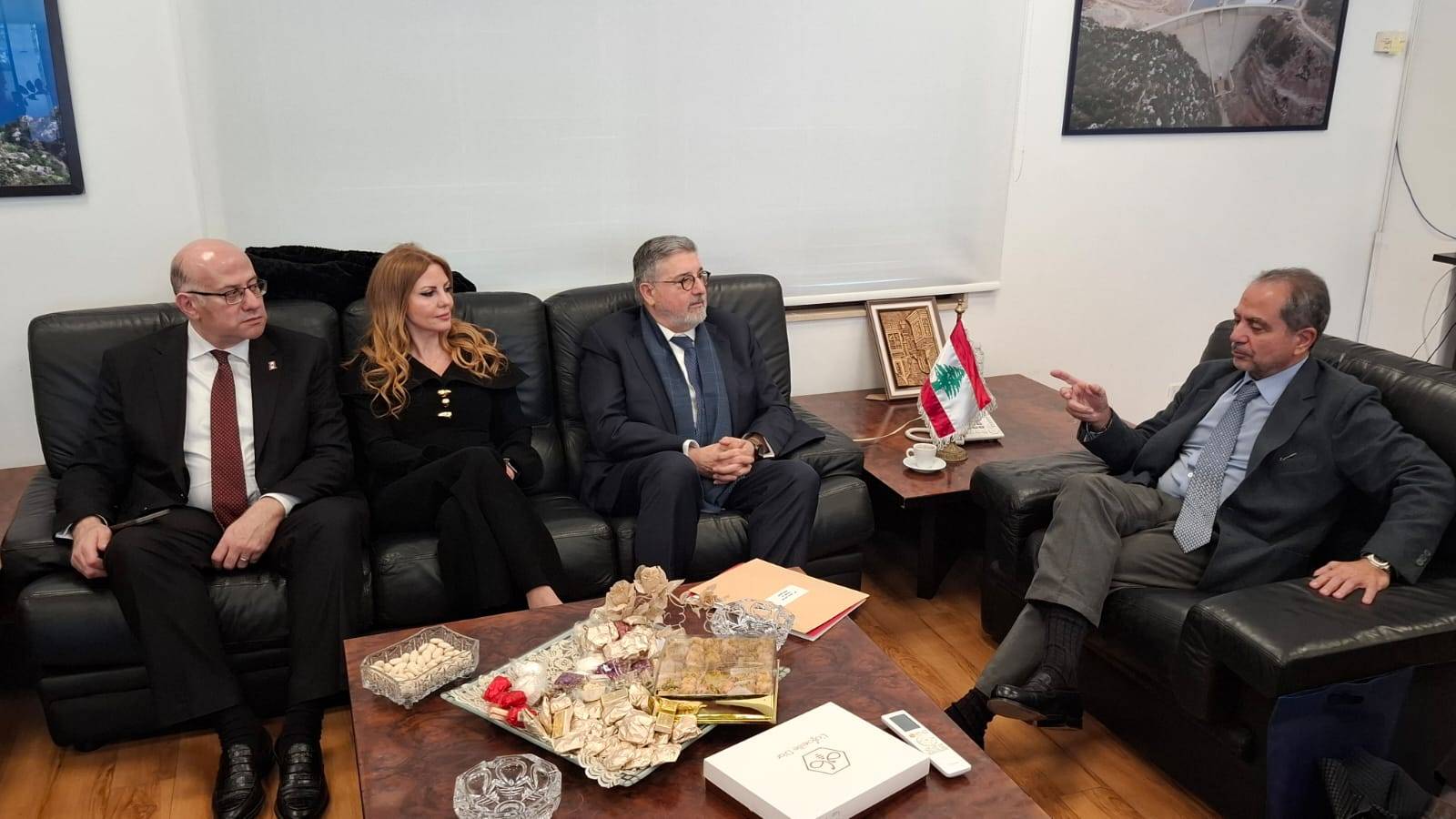 الصّدي بحث مع الصناعيين شؤون القطاع