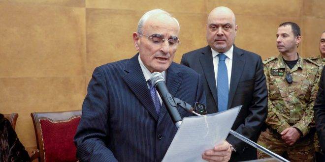 وزير الدفاع عرض الاوضاع مع السفير البريطاني