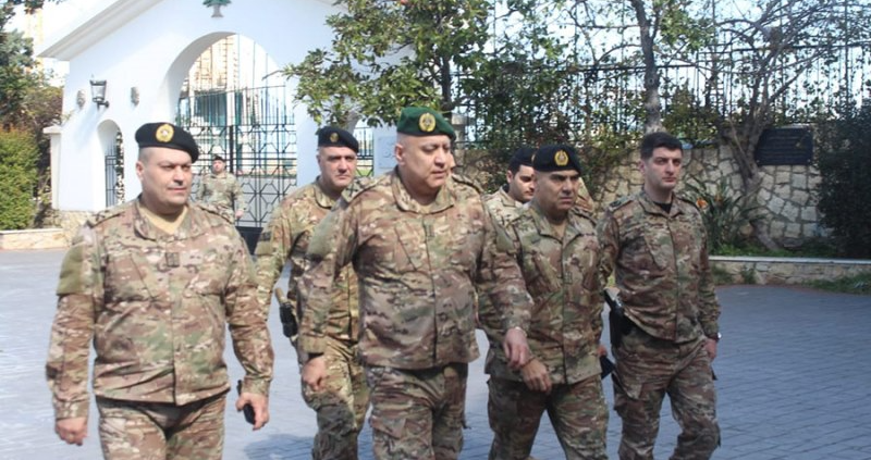 تبرُّع قائد الجيش وعدد من الضباط بالدم
لدعم بنك الدم في الطبابة العسكريّة