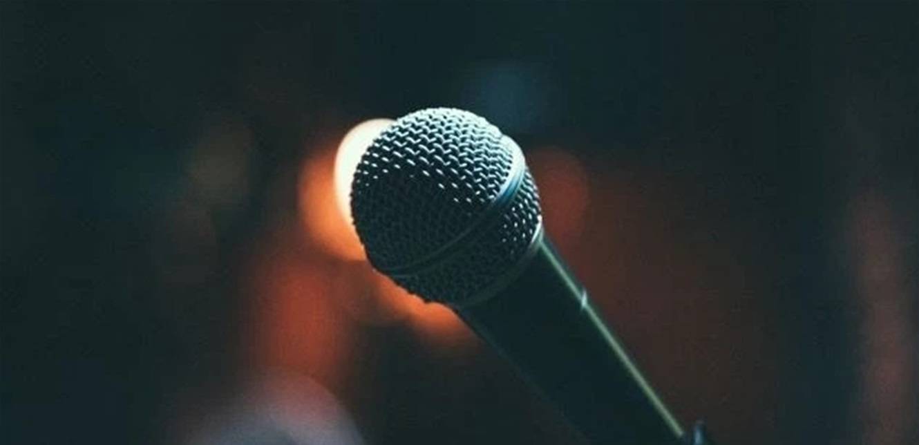 مهر "خيالي" وطفل "بيولوجي".. فنانة تفاجئ الجمهور بالمستور!