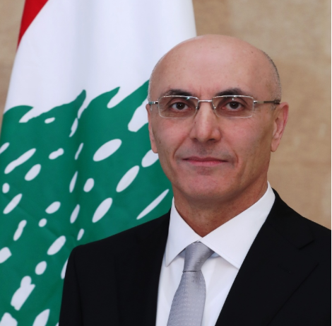 الحجار حيّا العاملين بالدفاع المدني:
تضحياتكم تشكّل درعاً بمواجهة المخاطر والكوارث