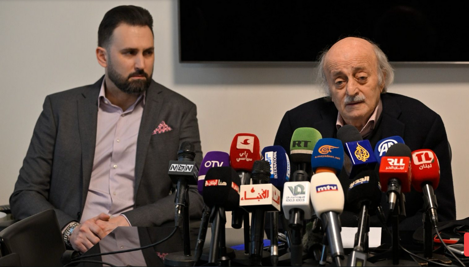 جنبلاط: على أحرار سورية أن يحذروا من المكائد "الإسرائيليّة"
كنا وسنبقى ضدّ الصلح مع "إسرائيل" الى أن تقوم الدولة الفلسطينيّة