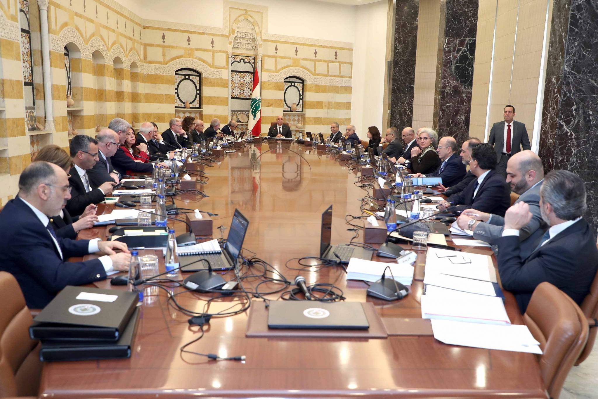 مجلس الوزراء: إقرار موازنة العام 2025... إعفاءات ضريبيّة للمتضرّرين... وتمديد سن التقاعد للديبلوماسيين
عون: لاتخاذ القرارات وليس التعطيل -  سلام: لا اتفاق يمكن أن يكون على حساب التراب اللبناني