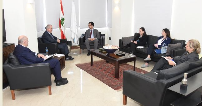جابر اجتمع مع المالية العامة والجمارك :الوزارة

ماضية في الاصلاحات لتحسين النظام المالي