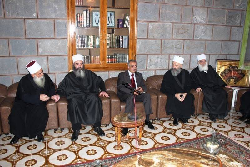 أرسلان أجرى سلسلة اتصالات مع مشايخ العقل
والمرجعيات الدرزيّة في سورية لبحث آخر التطورات