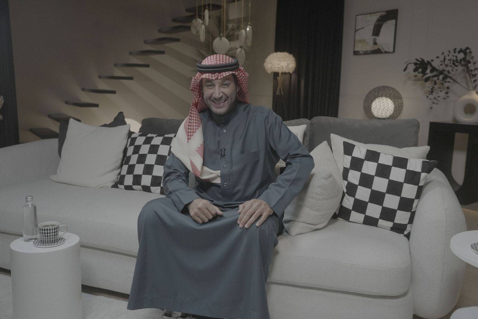 هشام الهويش يكشف هذه الأسرار العائلية والفنية في “شطرنج”!