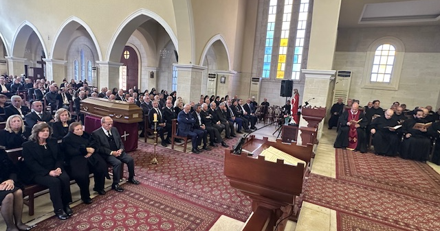 الأباتي محفوظ ترأس صلاة الجنازة لراحة
نفس الأب العنداري: كان مرجعاً وطنياً كبيراً