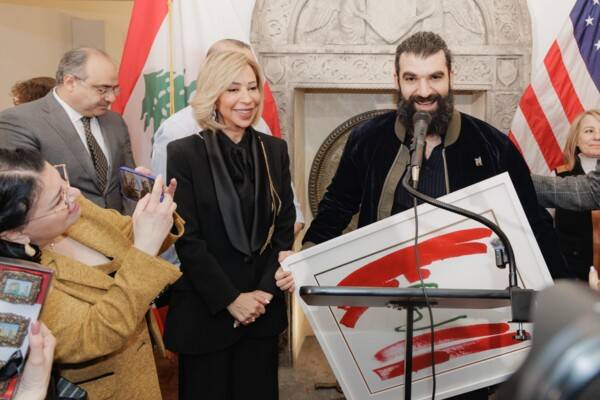 السيدة الأولى التقت الجالية اللبنانية في نيويورك: أنتم العمود الفقري لوطننا