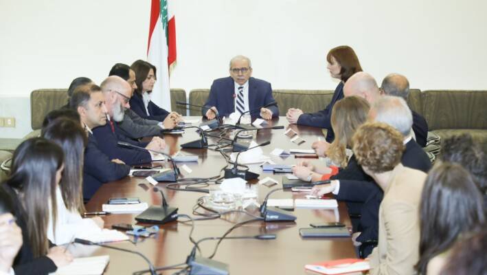 بحث مع سفير إيطاليا العلاقات الثنائية وأولويات الحكومة
سلام: سنسعى جاهدين لتحقيق العدالة الاجتماعيّة
وتعزيز شبكات الأمان وتنفيذ الإصلاحات بالضمان