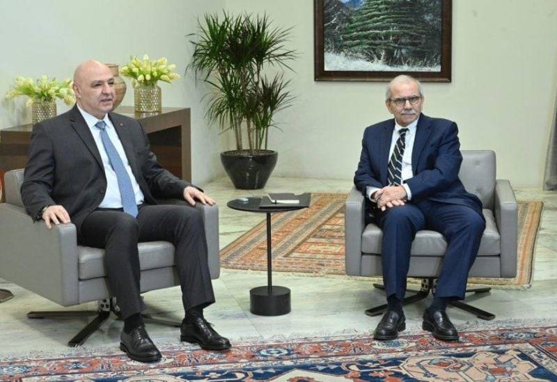 التعيينات إختبار أولي للعهد والحكومة أمام المجتمع الدولي
عون لا يقبل عرقلة عهده بالمحاصصة... وسلام يلتزم معايير الطائف
