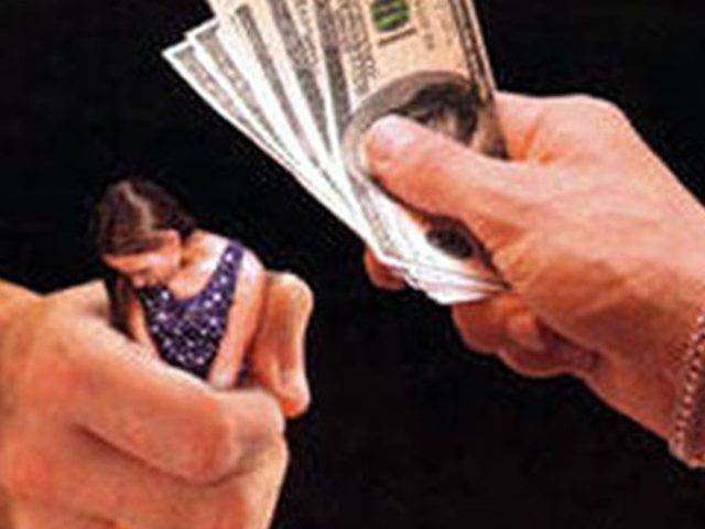 كيف يخدع الرجل المُصاب باضطراب شخصيّة المرأة؟
خبيرة اجتماعيّة توضح لـ "الديار" أسباب وقوع النساء في شراك المخادعين وسبل الحماية!