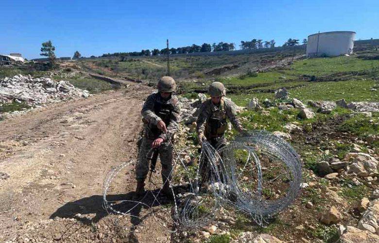 الاحتلال يواصل اعتداءاته: توغُّلات وتجريف واستهداف مواطنين جنوباً
الجيش: وحداتنا أزالت شريطا شائكا في منطقة بركة ريشا