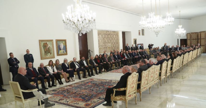 الرئيس عون استقبل متري ووفديِ الرهبنة الانطونية وجامعة اللويزة
وتسلم دعوة لـ"اللقاء الدولي للسلام" وهنأ المعلم في عيده