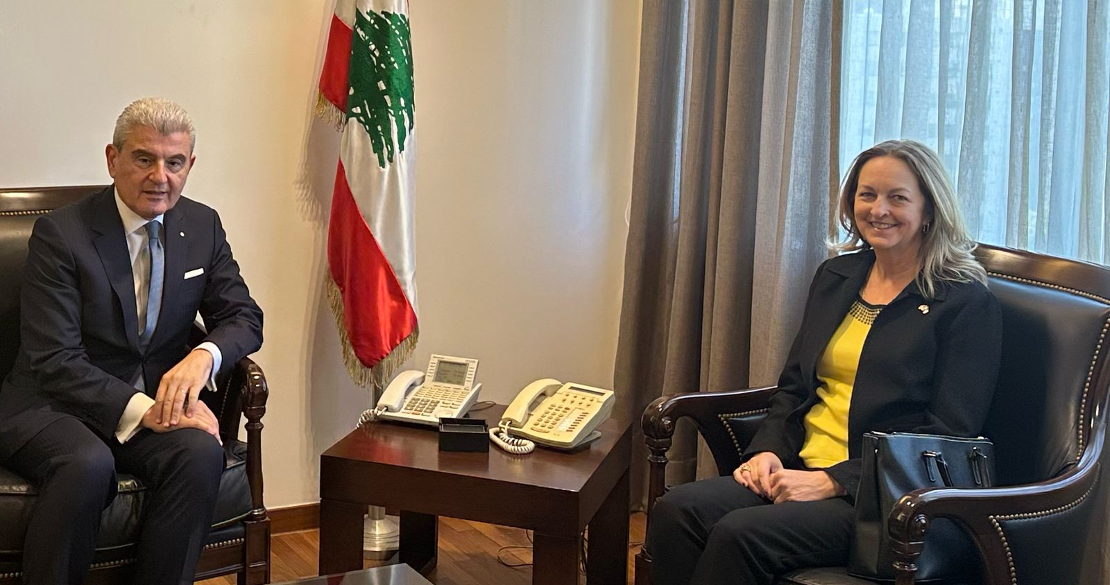 عيسى الخوري التقى سفراء