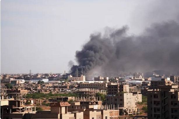 الجيش السوداني سيطر على مناطق في الخرطوم... واستهدف القصر الرئاسي
