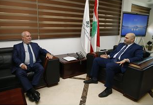 ناصر الدين بحث في تفعيل التعاون
مع أطباء الإنتشار واستقبل سفير تشيكيا