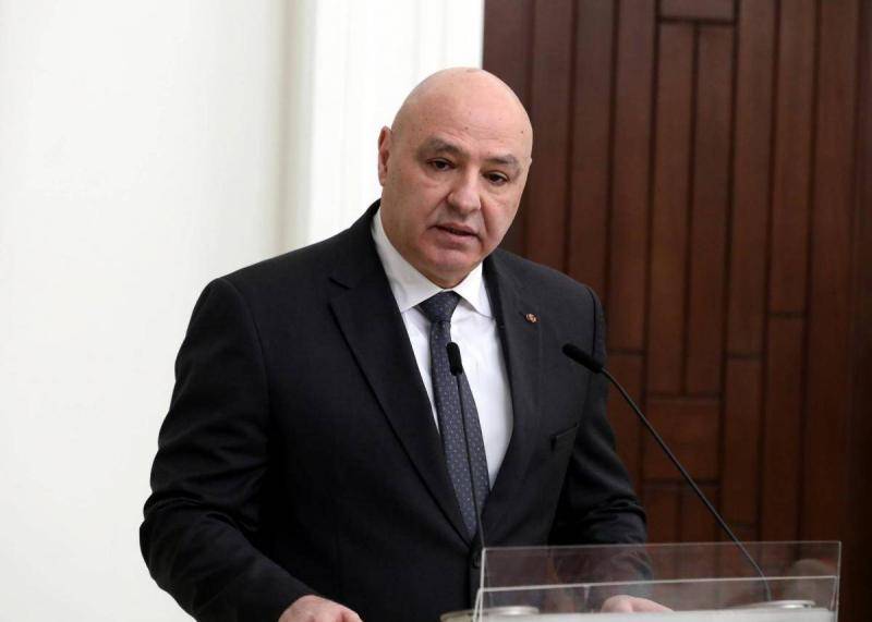 عون امام وفدٍ من نقابة المحامين في طرابلس: مع أشخاصٍ يؤمنون بالعدالة والمحاسبة لدينا أملٌ بالاصلاح