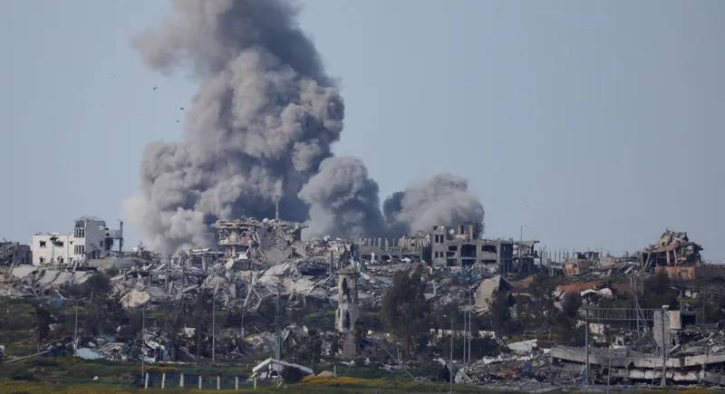 فرنسا وبريطانيا وألمانيا تطالب بوقف فوري لإطلاق النار في غزة