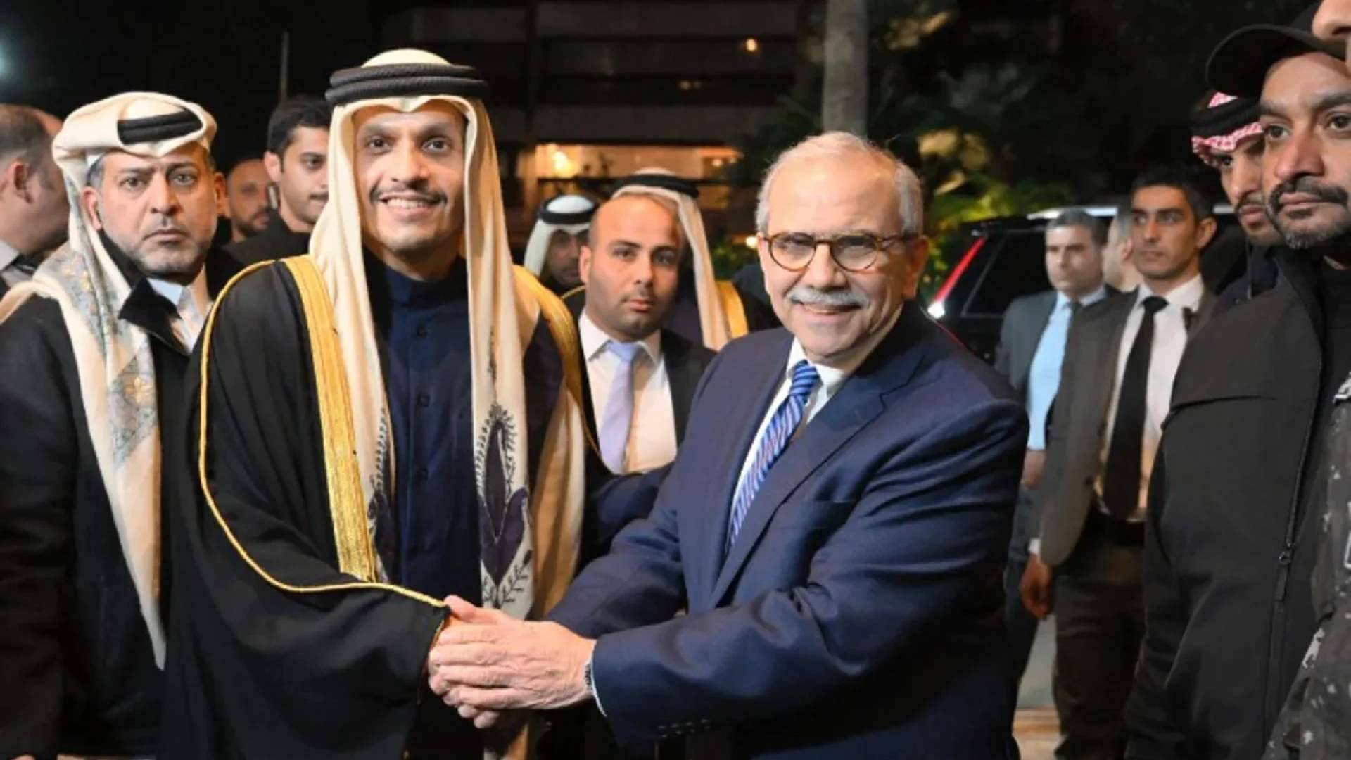 رئيس الوزراء وزير الخارجية القطري خلال اتصال برئيس الحكومة: قطر تدين القصف الإسرائيلي على جنوب لبنان