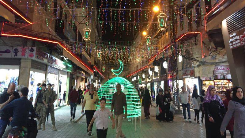 طرابلس عشيّة العيد... عائلات عاجزة... وصرخات لوقف جشع التجار
