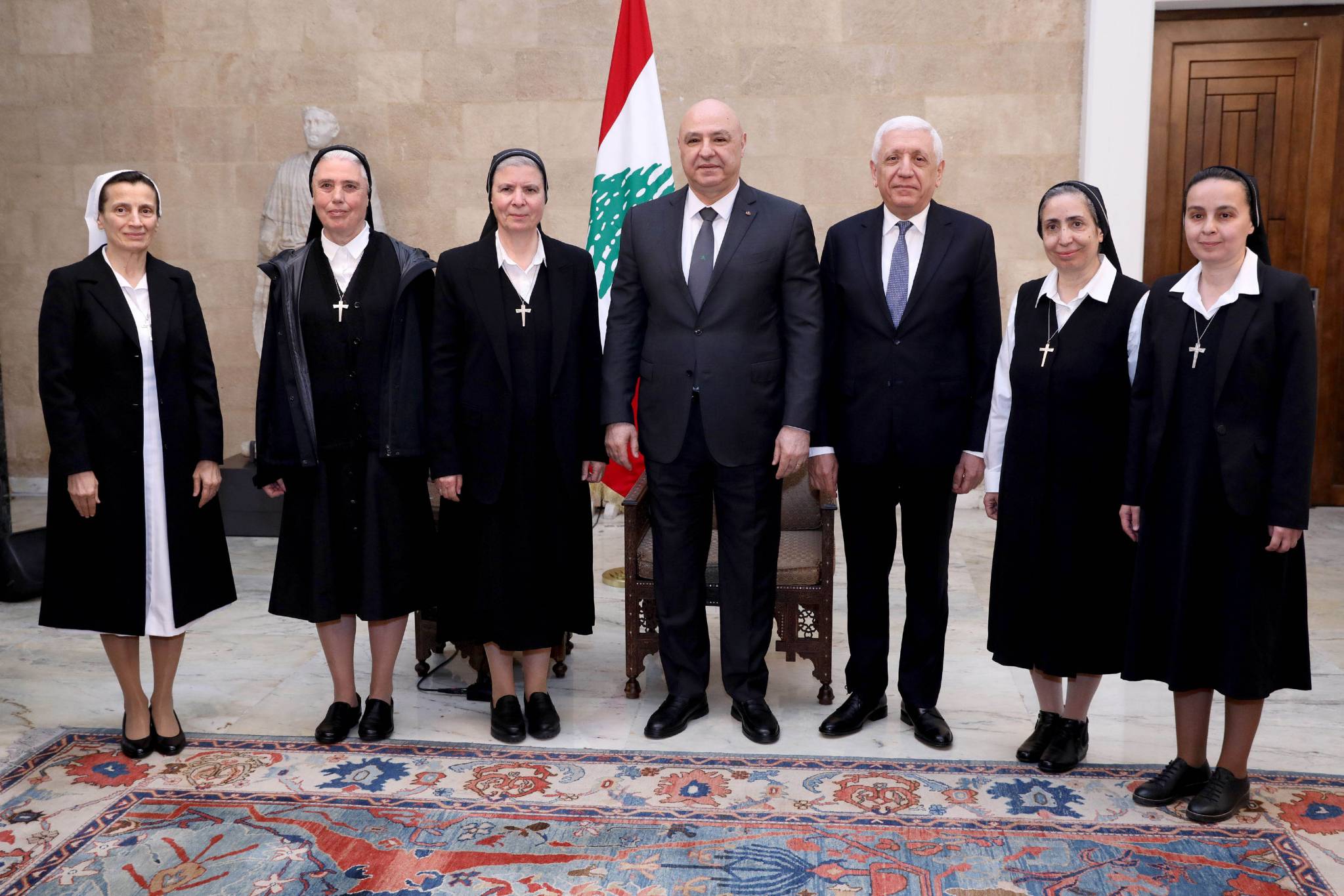 عون: حزب الله متعاون في موضوع السلاح... والحلول يجب أن تُحل عبر الحوار
ملتزمون بالإصلاحات وهي حاجة لبنانيّة أكثر منها مطلب دولي...والتطبيع غير مطروح