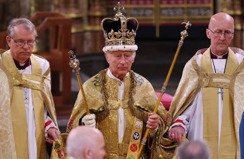 نقل الملك تشارلز إلى المستشفى