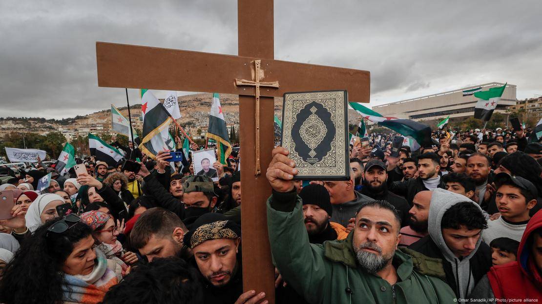 "دمشق الجديدة" الى مزيد من تهجير الأقليّات مع بقاء الجماعات غير السوريّة
إستهداف مُستمرّ للمسيحيين والعلويين...ومضايقات للبنانيين والديبلوماسيين!