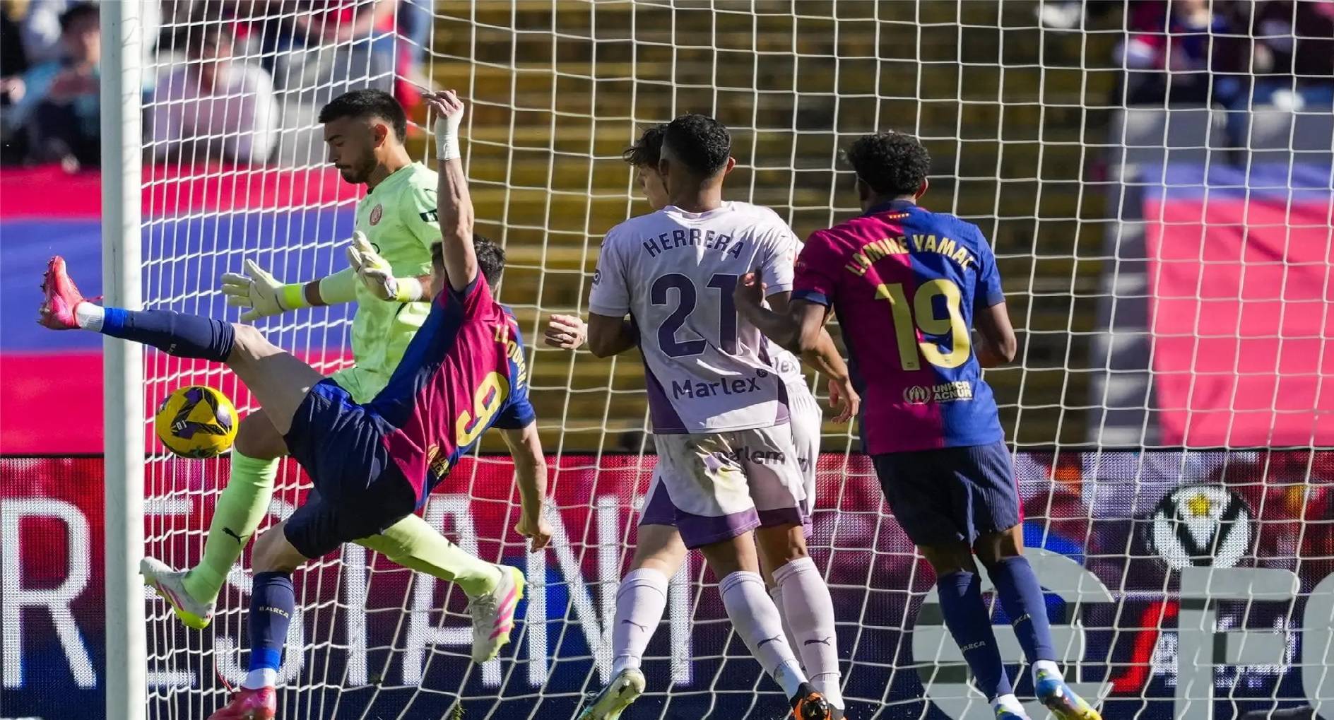 قطار برشلونة يدهس جيرونا (4-1)