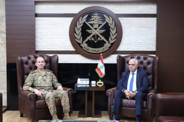 إستقبالات قائد الجيش
