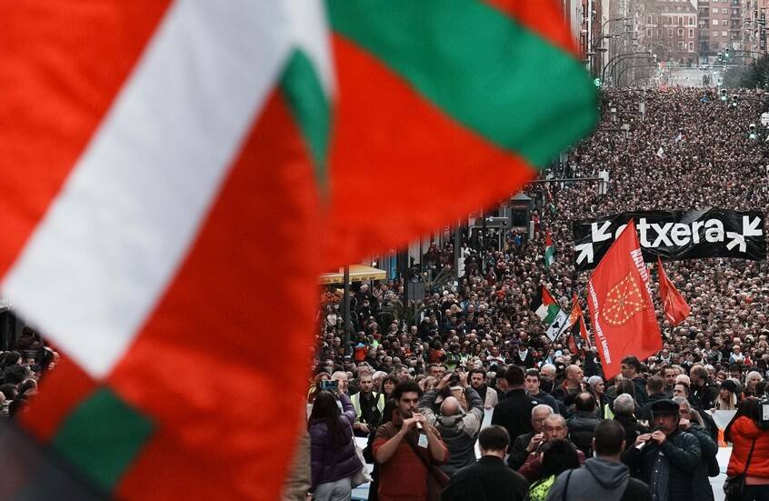 إسبانيا.. احتجاجات عارمة ضد الشرطة