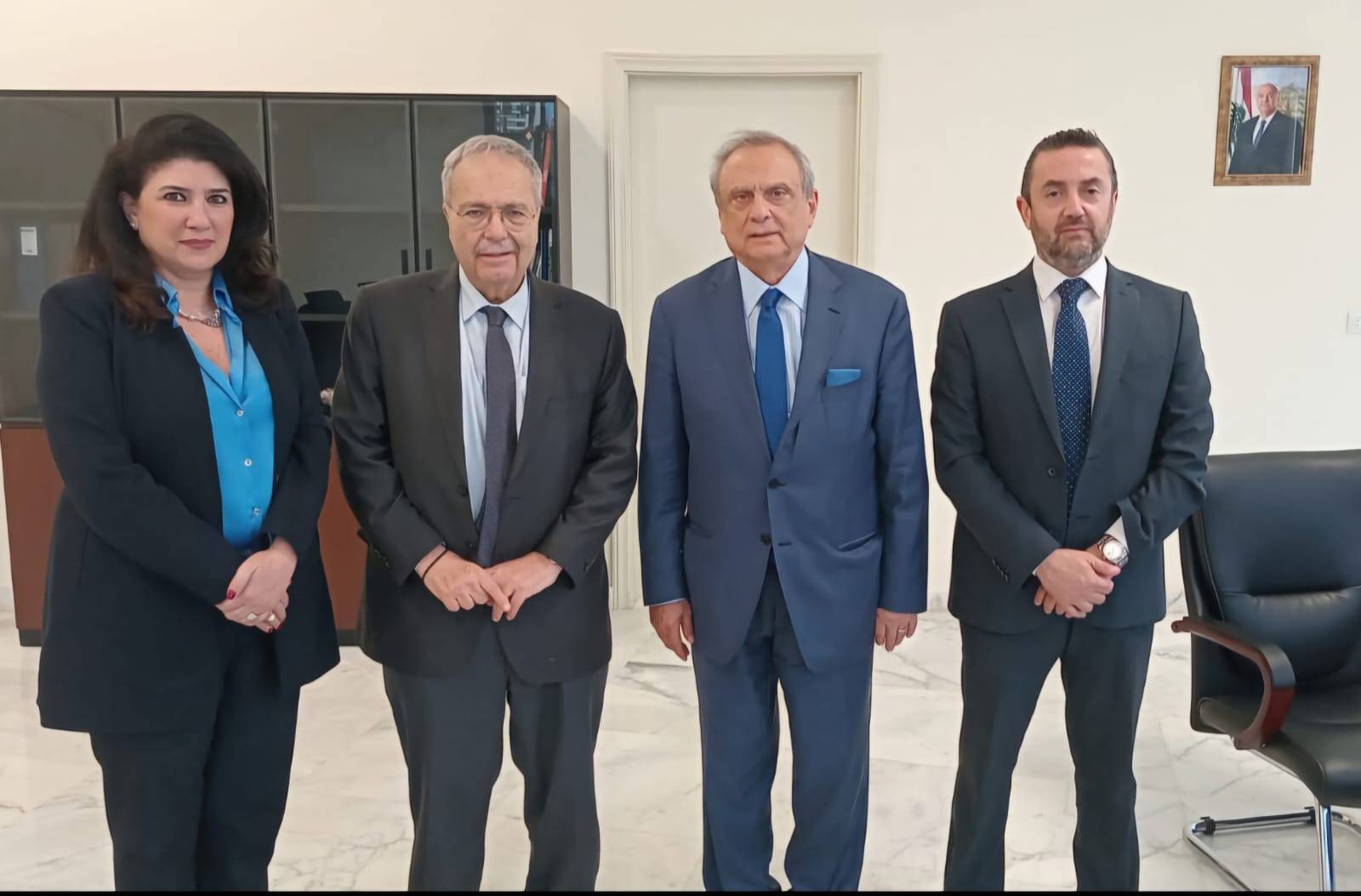 حبيب يطلع متري على مشاريع مصرف الإسكان