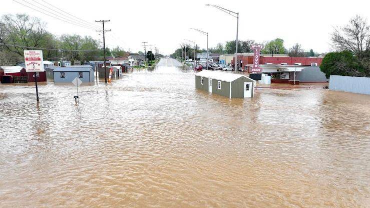 فيضانات وأعاصير مُميتة تضرب الولايات المتحدة