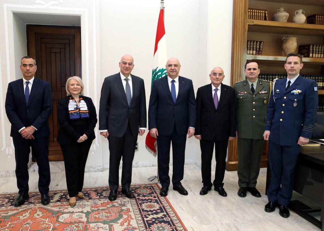 بحث مع دندن وحبحاب التحضيرات لزيارته أبوظبي وبغداد
عون: إستمرار الإعتداءات "الإسرائيليّة" يُشكّل انتهاكاً للـ 1701
وزير الدفاع اليوناني: مُستعدّون لتقديم الدعم للقوات المسلّحة اللبنانية
