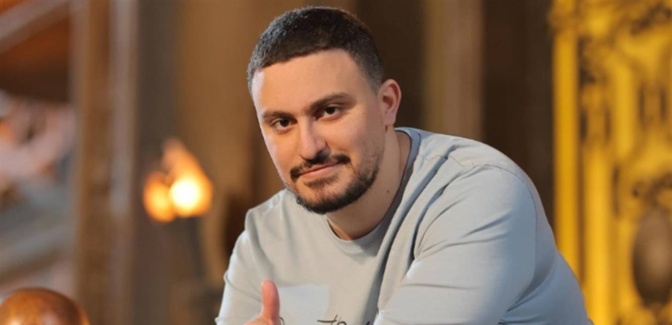 ياسين أحمد السقا يتحدّى ويردّ على منتقدي موهبته