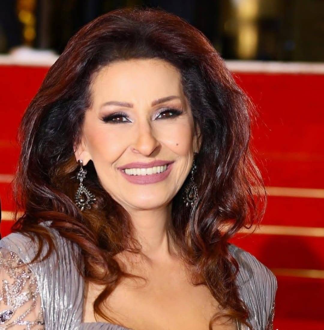 نوال كامل : تألّق لا يُنسى في الدراما العربية!