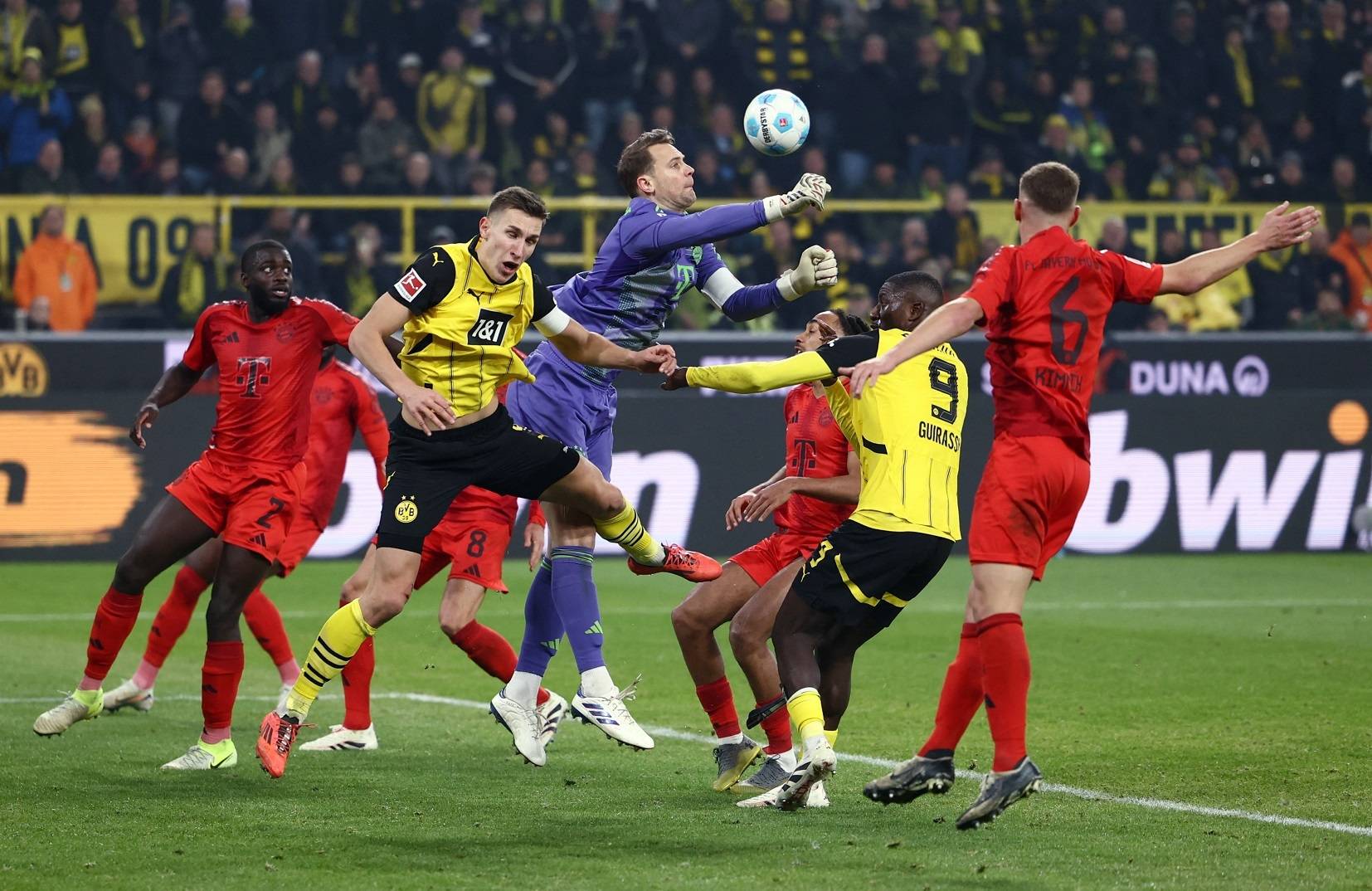 الدوري الألماني... كلاسيكو بايرن ميونيخ وبوروسيا دورتموند غداً