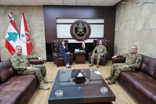 قائد الجيش التقى السفيرة الكندية في لبنان وبحثا سبل التعاون بين جيشَي البلدَين