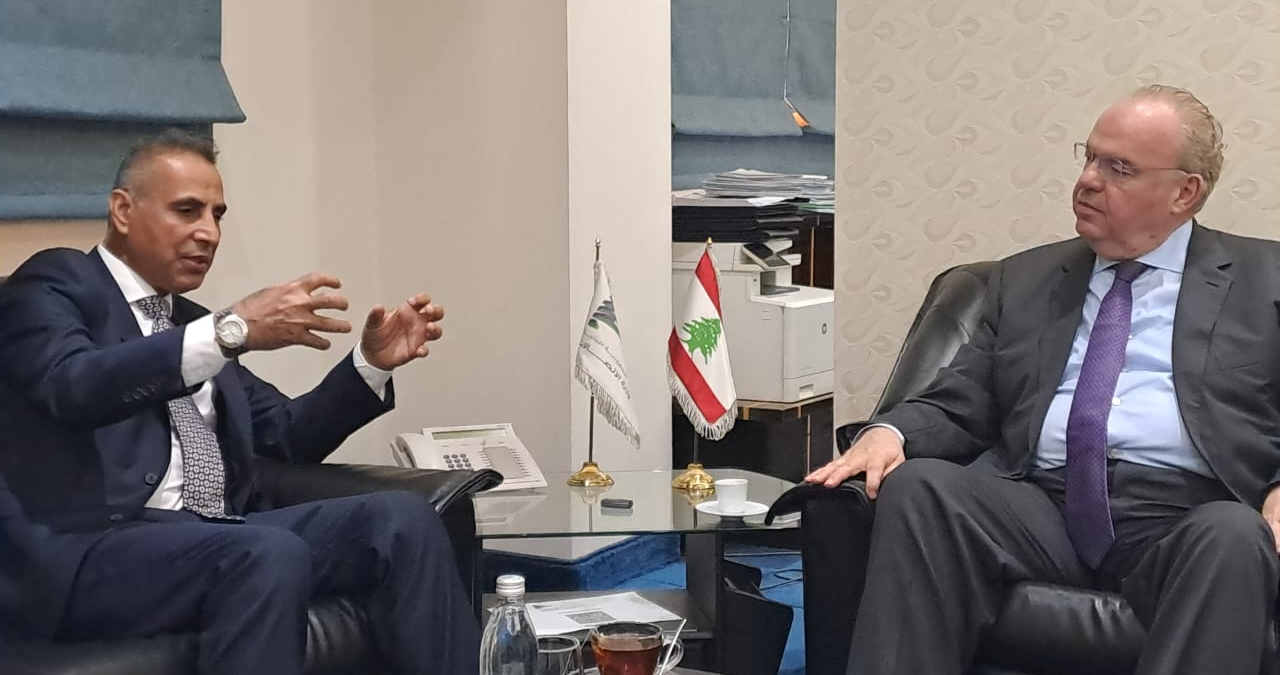 الحاج يعرض وسفير سلطنة عُمان

التعاون في مجال الاتّصالات