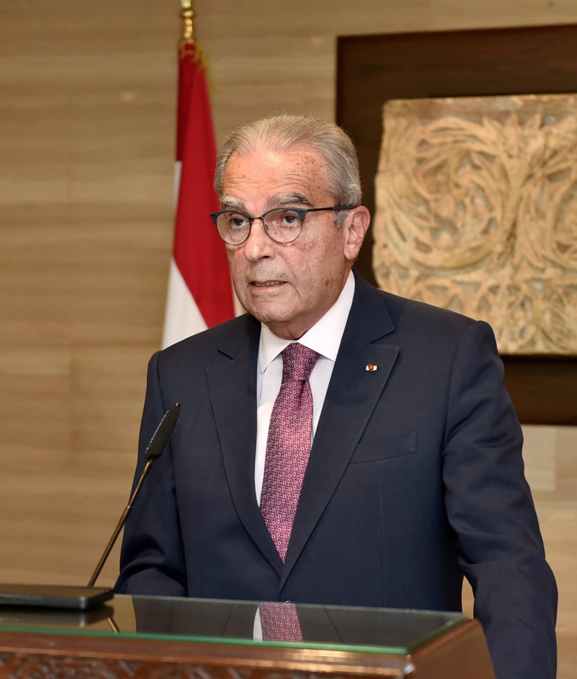 ​"لا نملك ترف الوقت... والتأخير بالإصلاح يرفع كلفة التعافي"
الخازن لـ"الديار": أولويّة النزوح على طاولة البحث مع دمشق
وتعثر الحوار الإيراني- الأميركي يُبقي لبنان ساحةً لتوجيه الرسائل