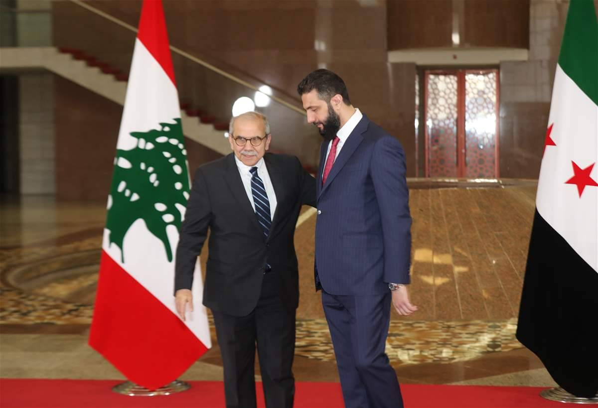 عون لحوار ثنائي مع حزب الله... لكن ماذا عن الضمانات؟
مواكبة سعودية لترتيب ملف العلاقات اللبنانية ــ السورية
شهيد للجيش جنوبا... ولا ضمانات للمناصفة في بيروت