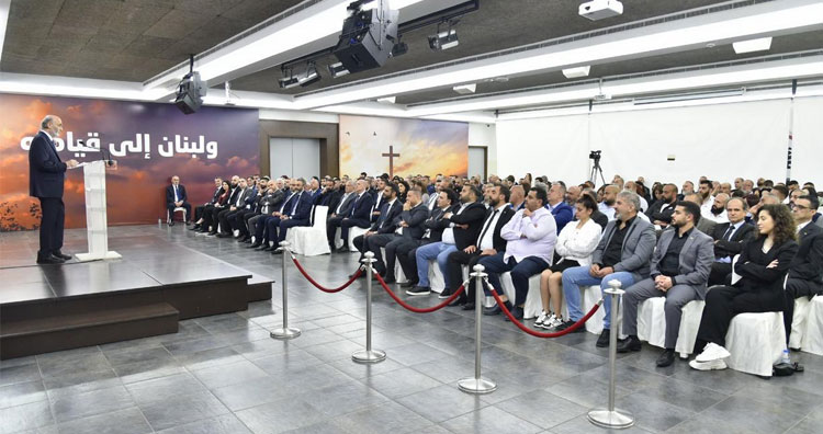 جعجع: الحكم والحكومة مدعوان الى تذكير
مسؤولي حزب الله بالتزاماتهم السابقة