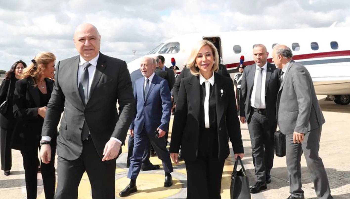 الرئيس عون واللبنانية الاولى عادا الى بيروت