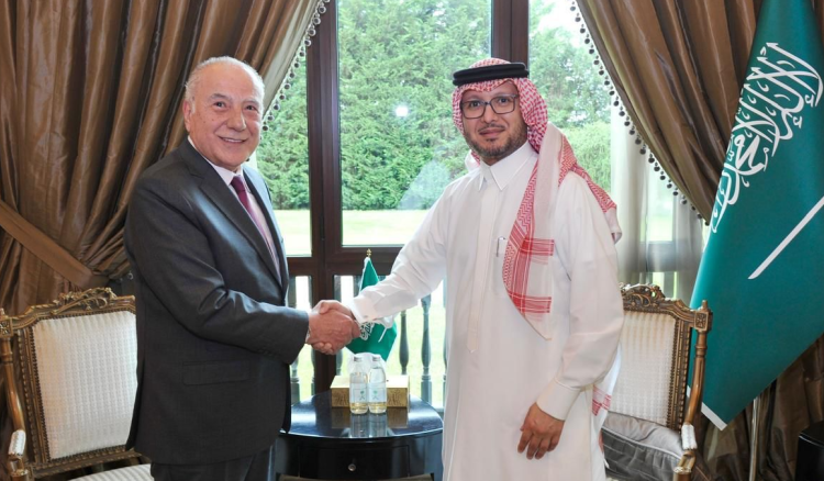 لقاء واعد بين البخاري ودبوسي