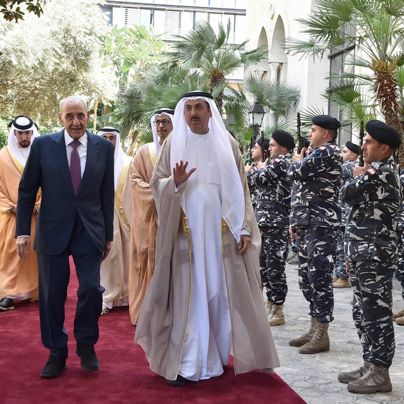 وفد إماراتي زار عون وبري مؤكداً على التعاون ودعم العهد الجديد
رئيس الجمهوريّة: أيّ موضوع خلافي يجب أن يُحلّ بالتواصل والحوار